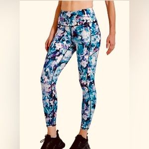 NWT Gaiam S Floral Leggings